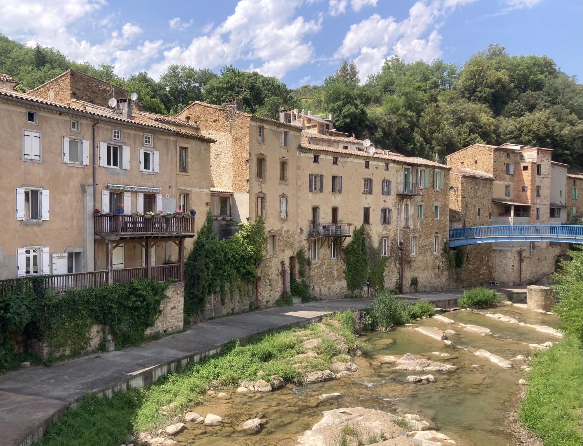Les Deux Chevaux Chambres D'Hotes Rouvenac Εξωτερικό φωτογραφία